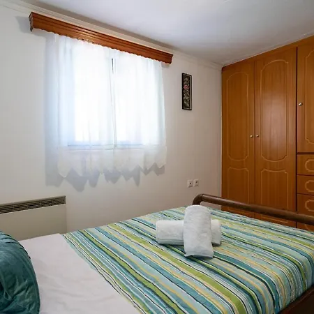 Kamara House Tirós
