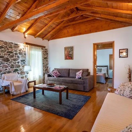 Kamara House * Tirós